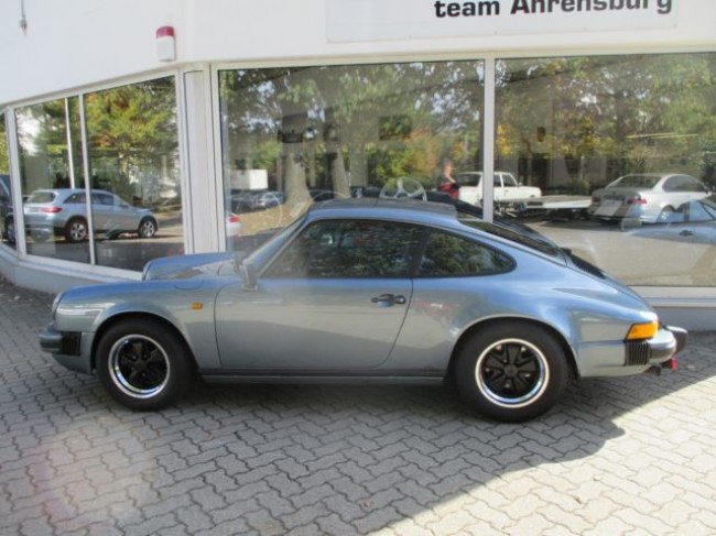 PORSCHE 911 SC COUPE AUS 2. HAND