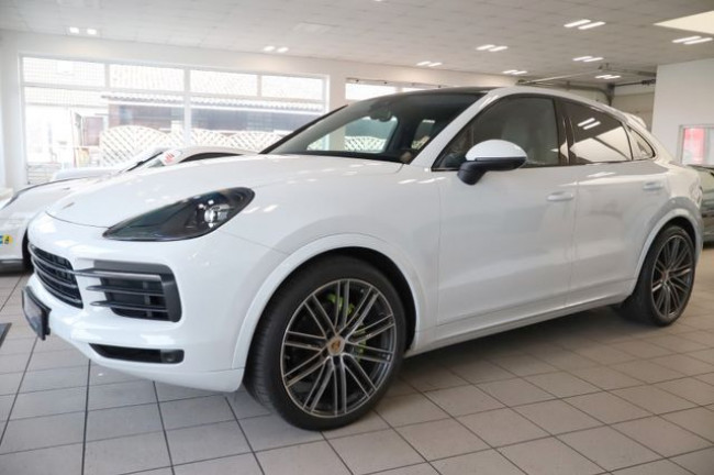 PORSCHE CAYENNE COUPE IN CARRERAWEISS