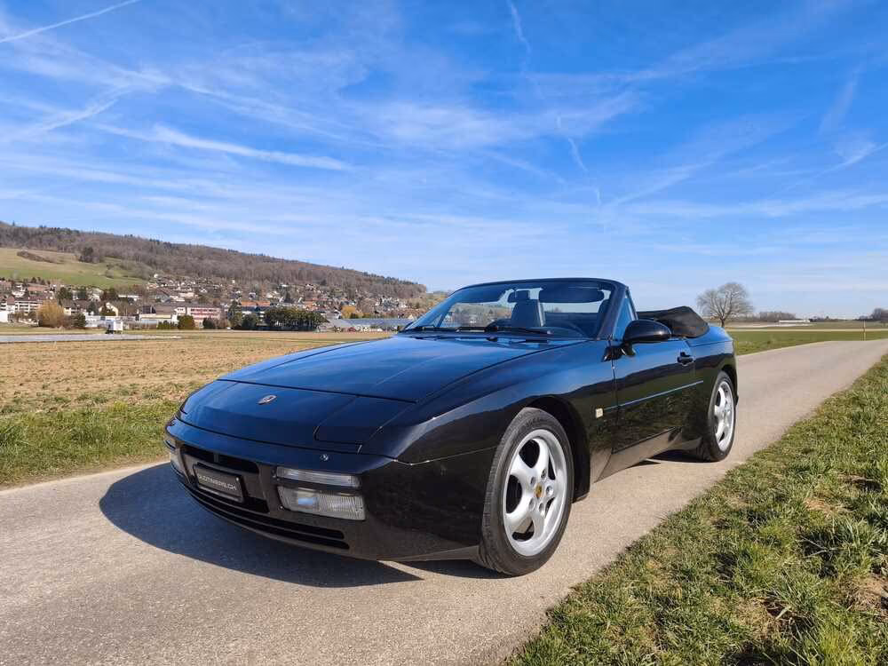 PORSCHE 944 TURBO CABRIOLET IN SCHWARZ