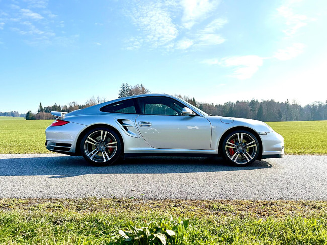 PORSCHE 997.2 TURBO COUPE IN ARKTISSILBER-METALLIC