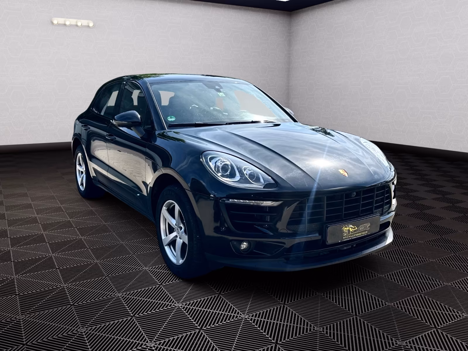 PORSCHE MACAN AUS 2. HAND IN SCHWARZ, UNFALLFREI