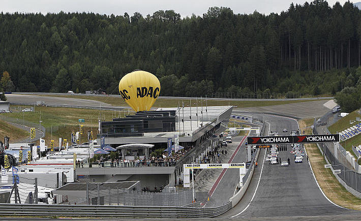 ADAC GT MASTERS 2013 - Lauf 10 Red Bull Ring Start von Lauf 10 auf dem Red Bull Ring