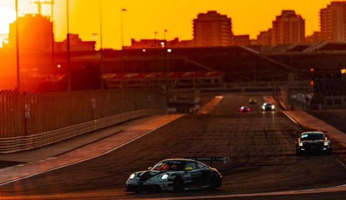 24h-Rennen Dubai in der Nacht