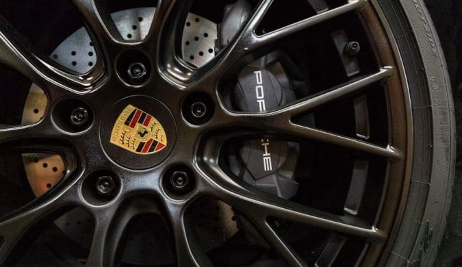Porsche RS-Rad in der Ausführung schwarz lackiert