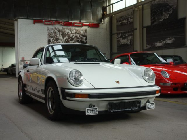 PORSCHE 911 CARRERA 3.0L COUPE