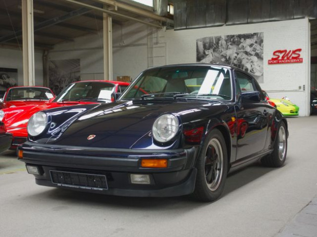 PORSCHE 911 CARRERA 3.2L COUPE IN BLAU-METALLIC