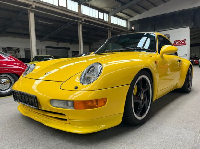 PORSCHE 993 TARGA IN SPEEDGELB