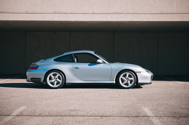 PORSCHE 996 CARRERA 4S COUPE IN POLARSILBER