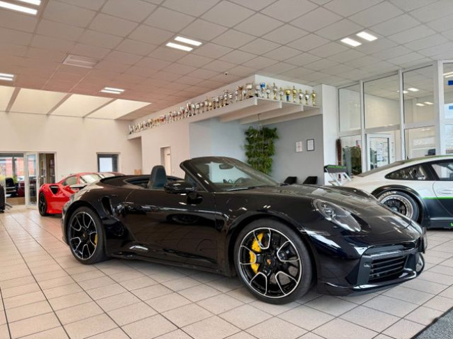 PORSCHE 992 TURBO CABRIOLET - 1. HAND