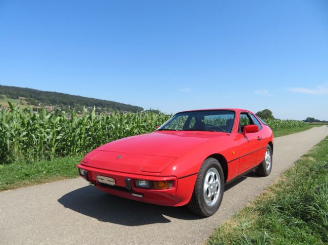 Porsche Gebrauchtwagen von Touring Garage AG PORSCHE 924 S COUPE IN ROT