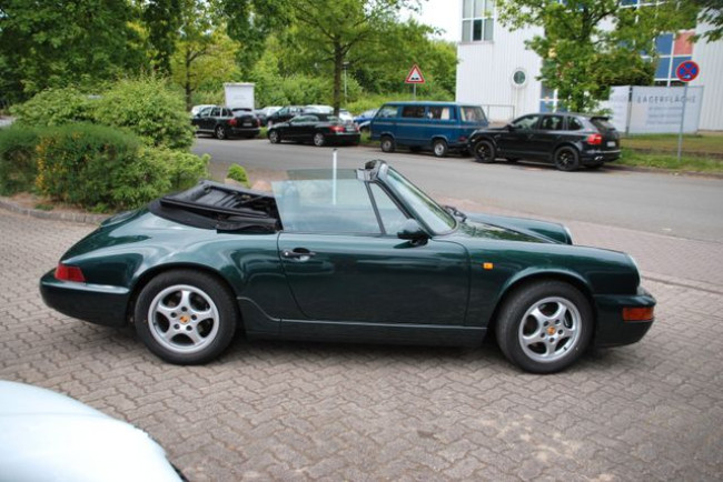 PORSCHE 964 CARRERA 2 CABRIOLET IN TANNENGRÜN