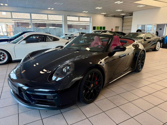 PORSCHE 992 CARRERA GTS CABRIO - TIEFSCHWARZ-METALLIC