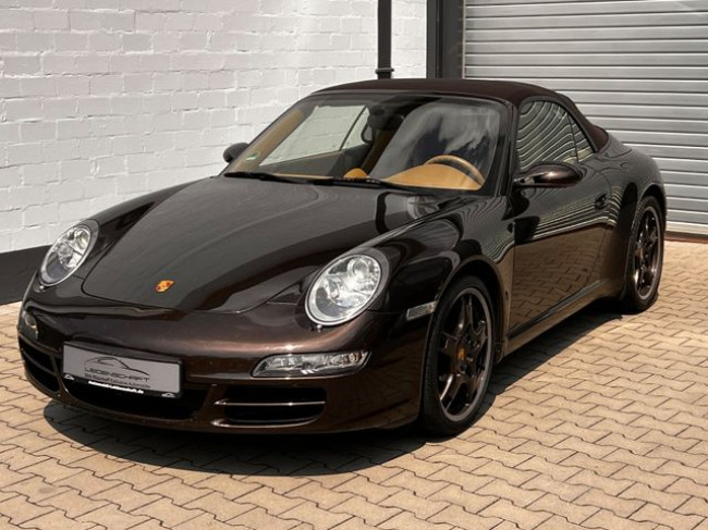 PORSCHE 997 CARRERA 2 CABRIOLET - MACADAMIA-METALLIC