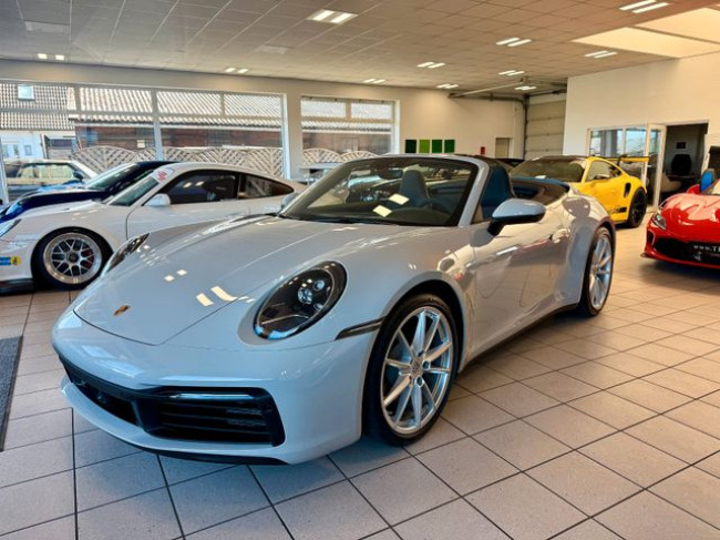 PORSCHE 992 CARRERA CABRIOLET - 1. HAND