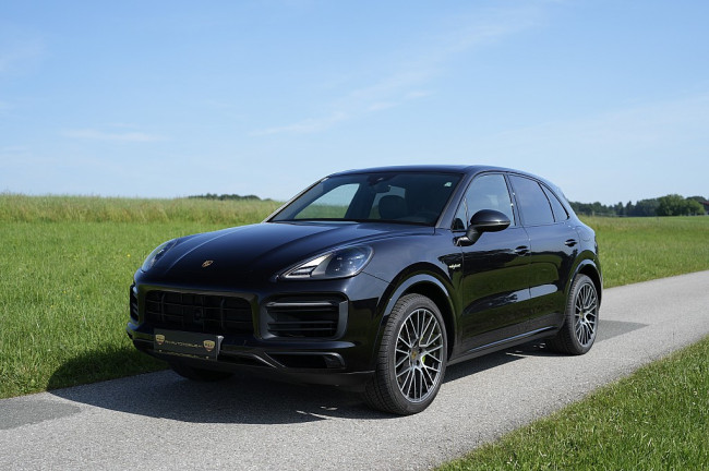 PORSCHE CAYENNE III E-HYBRID - TIEFSCHWARZ