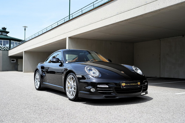 PORSCHE 997.2 TURBO COUPE IN BASALT-SCHWARZ METALLIC