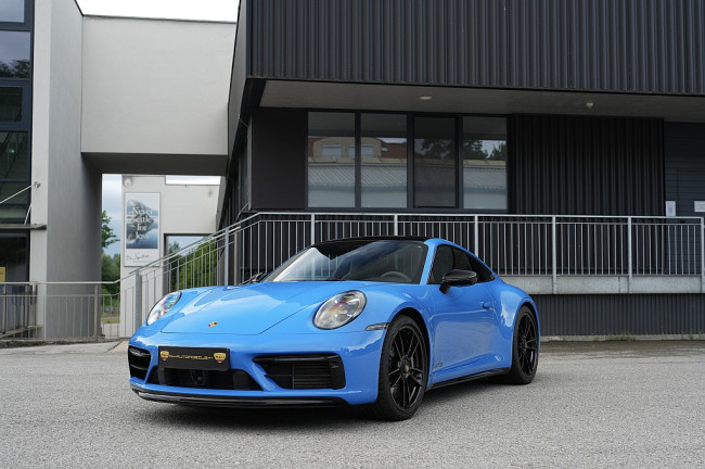 Porsche Gebrauchtwagen von R & H Automobile GmbH PORSCHE 992 CARRERA GTS COUPE IN SHARKBLUE