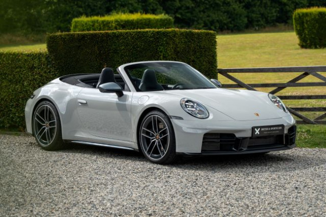 PORSCHE 992.2 CARRERA T CABRIOLET - 1. HAND