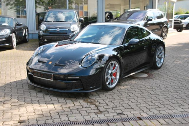 PORSCHE 992 GT3 TOURING IN TIEFSCHWARZ