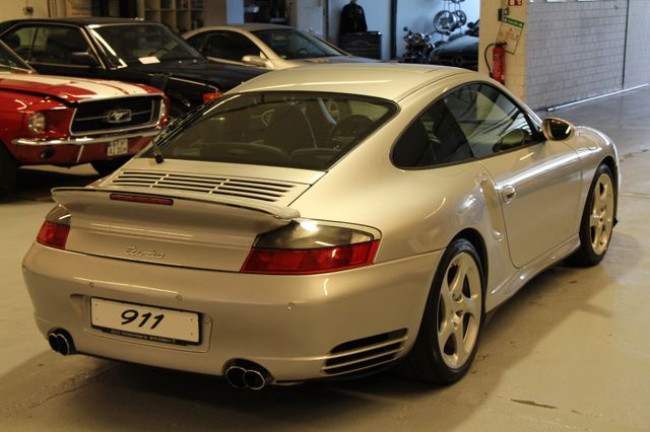 PORSCHE 996 TURBO COUPE IN ARKTISSILBER