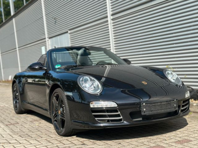 PORSCHE 997 CARRERA 4 CABRIOLET IN SCHWARZ