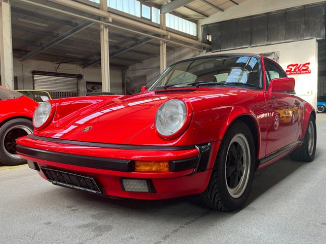 PORSCHE 911 CARRERA 3.2L COUPE IN INDISCHROT