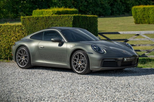 PORSCHE 992 CARRERA COUPE - 2. HAND
