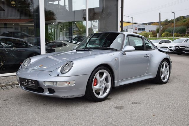 PORSCHE 993 TURBO COUPE IN SILBER-METALLIC