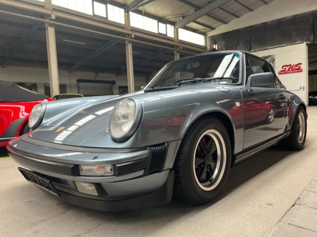 PORSCHE 911 3,2L TARGA IN SCHIEFERBLAU
