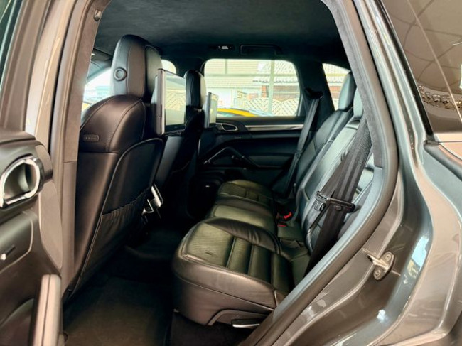 Porsche Gebrauchtwagenangebot PORSCHE CAYENNE S DIESEL - 3. HAND