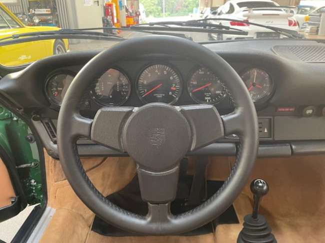 Porsche Gebrauchtwagenangebot PORSCHE 911 CARRERA 2,7L IN IRISCHGRÜN