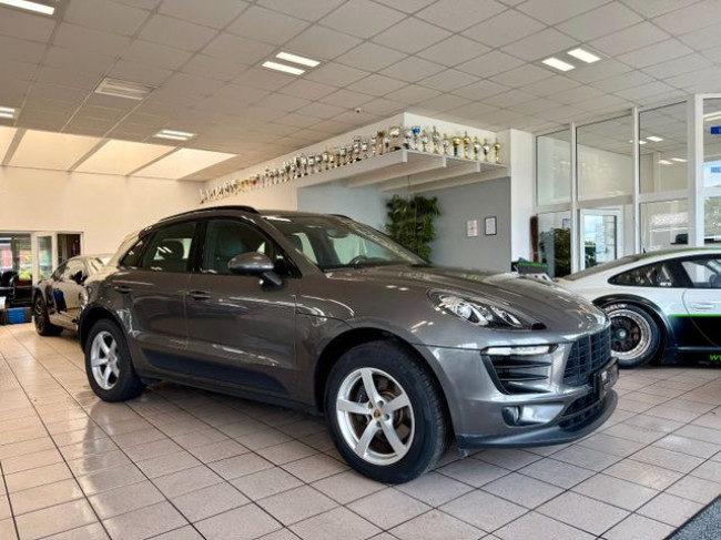 Porsche Gebrauchtwagenangebot PORSCHE MACAN IN ACHATGRAU - 2 VORBESITZER
