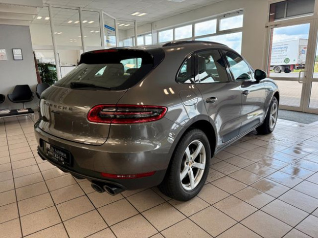 Porsche Gebrauchtwagenangebot PORSCHE MACAN IN ACHATGRAU - 2 VORBESITZER