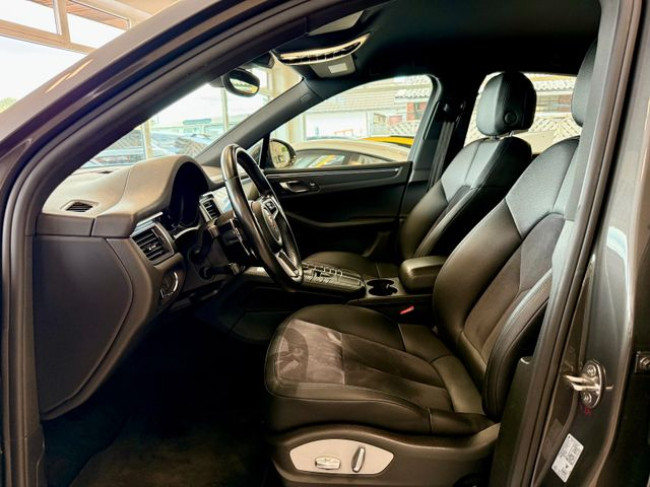 Porsche Gebrauchtwagenangebot PORSCHE MACAN IN ACHATGRAU - 2 VORBESITZER
