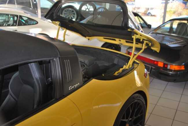 Porsche Gebrauchtwagenangebot PORSCHE 992 TARGA 4S IN RACINGGELB