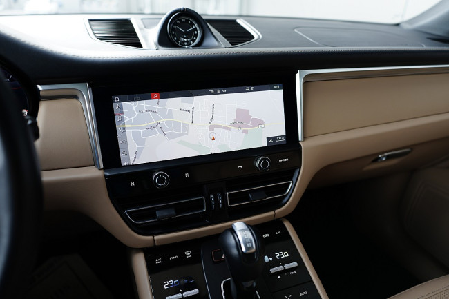 Porsche Gebrauchtwagenangebot PORSCHE MACAN IN DOLOMITSILBER-METALLIC