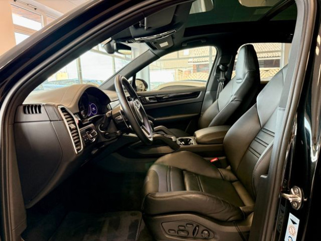 Porsche Gebrauchtwagenangebot PORSCHE CAYENNE E-HYBRID - 1. HAND