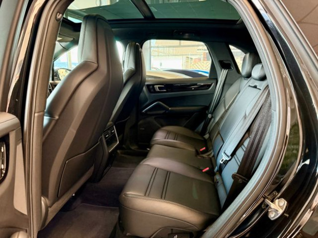 Porsche Gebrauchtwagenangebot PORSCHE CAYENNE E-HYBRID - 1. HAND