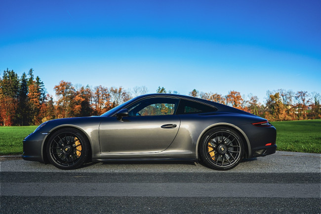 PORSCHE 991.2 CARRERA GTS COUPE IN ACHATGRAU