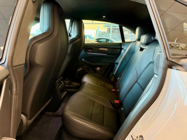 Porsche Gebrauchtwagenangebot PORSCHE MACAN ELECTRIC TURBO - 1. HAND, GARANTIE