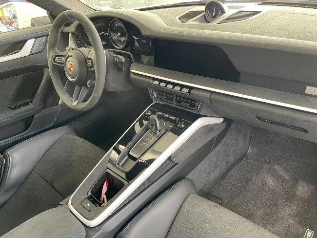 Porsche Gebrauchtwagenangebot PORSCHE 911 CARRERA DAKAR - TAGESZULASSUNG