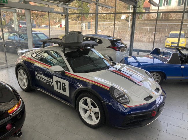 Porsche Gebrauchtwagenangebot PORSCHE 911 CARRERA DAKAR - TAGESZULASSUNG