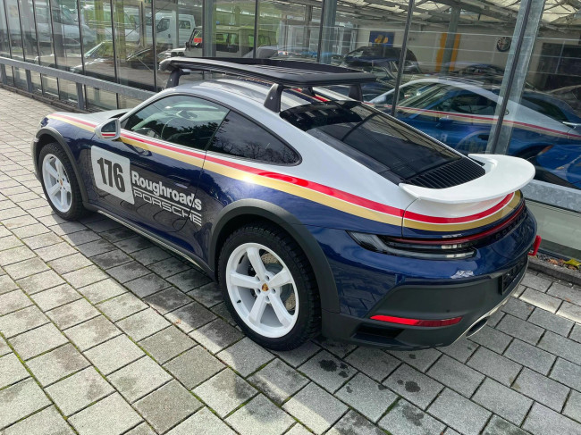 Porsche Gebrauchtwagenangebot PORSCHE 911 CARRERA DAKAR - TAGESZULASSUNG