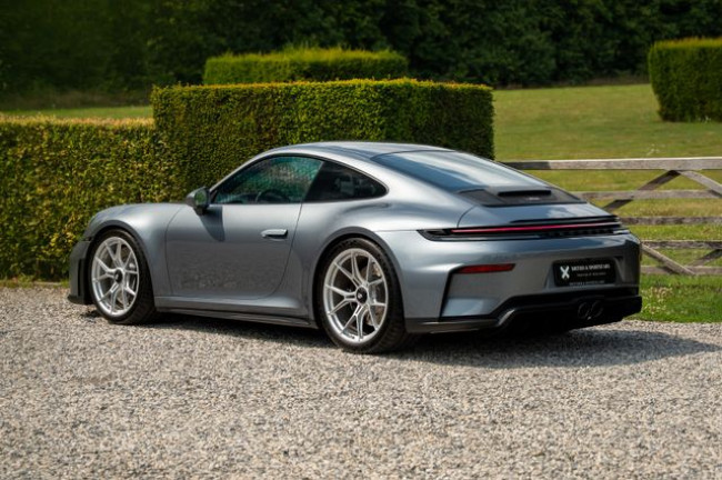 Porsche Gebrauchtwagenangebot PORSCHE 992.2 GT3 TOURING - 1. HAND