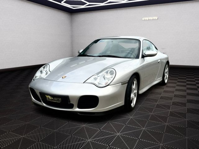 PORSCHE 996 CARRERA 4S COUPE IN SILBER
