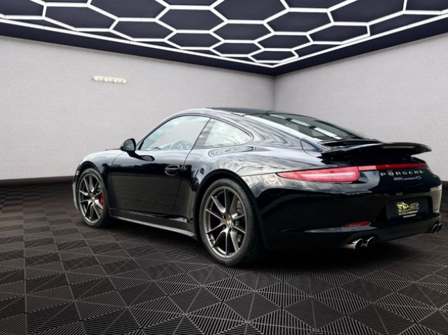 PORSCHE 991 CARRERA 4S COUPE IN SCHWARZ