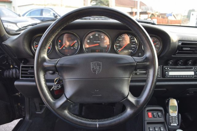 Porsche Gebrauchtwagenangebot PORSCHE 993 CARRERA 4S COUPE - 2. HAND