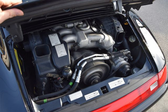 Porsche Gebrauchtwagenangebot PORSCHE 993 CARRERA 4S COUPE - 2. HAND