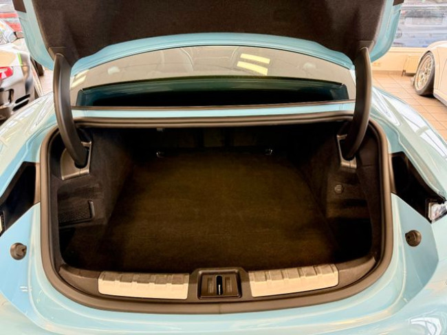 Porsche Gebrauchtwagenangebot PORSCHE TAYCAN 4S IN FROZENBLUE-METALLIC