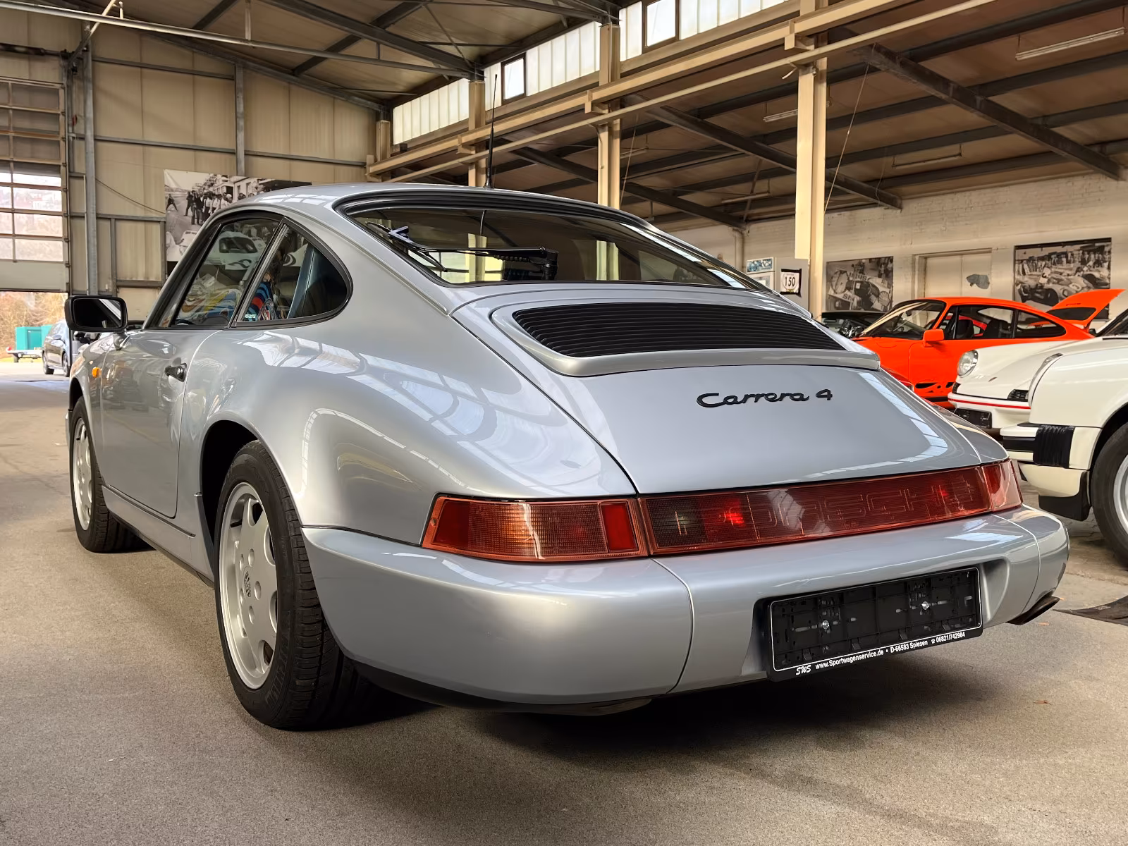 PORSCHE 964 CARRERA 4 COUPE C00 IN POLARSILBER
